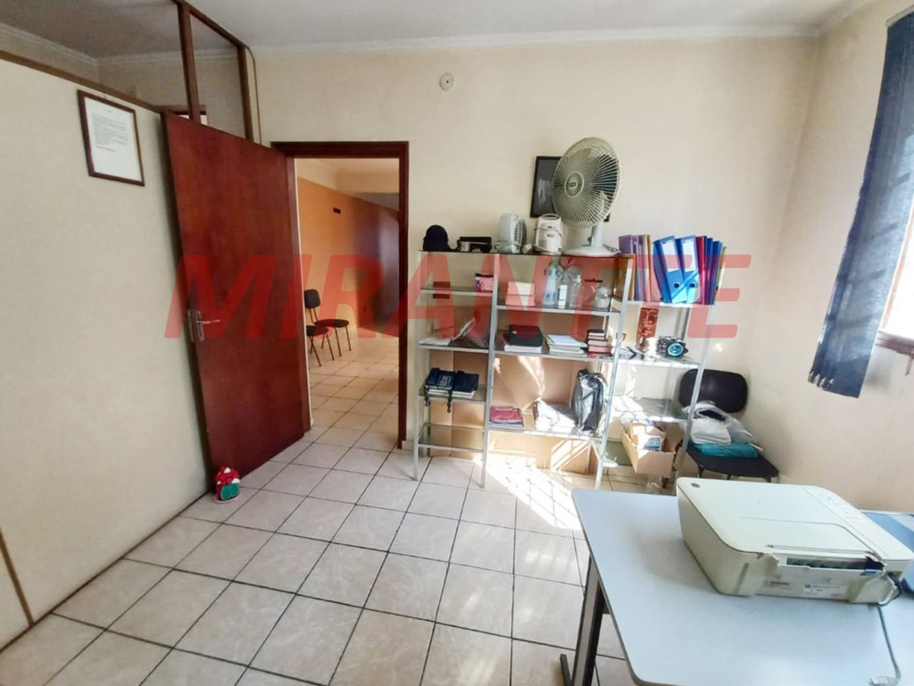 Comercial de 140m² em Santana