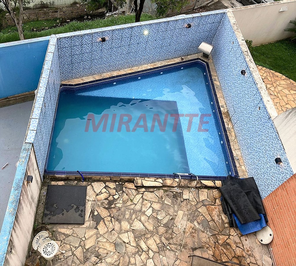 Sobrado de 263m² com 6 quartos em Santana