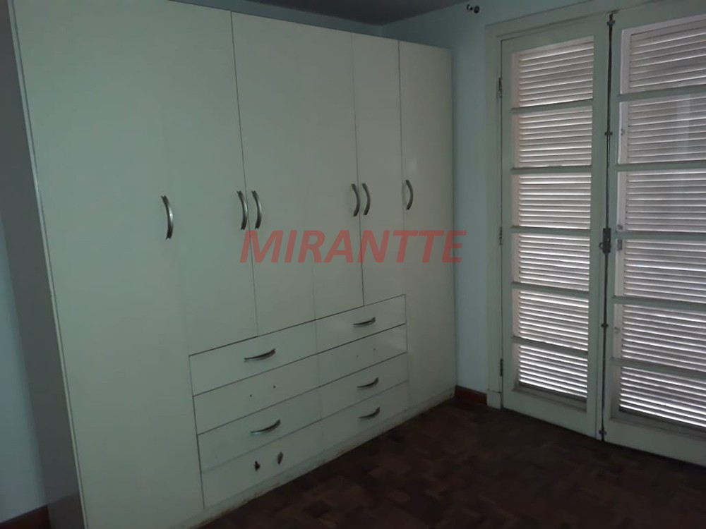 Sobrado de 263m² com 6 quartos em Santana