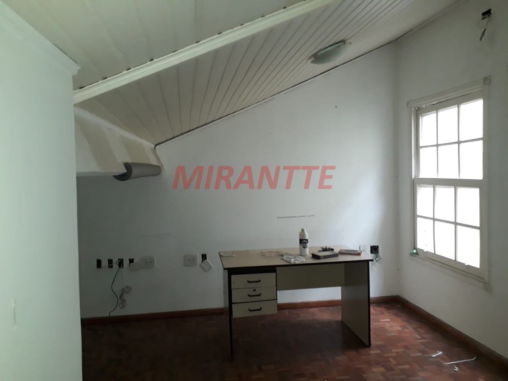 Sobrado de 263m² com 6 quartos em Santana