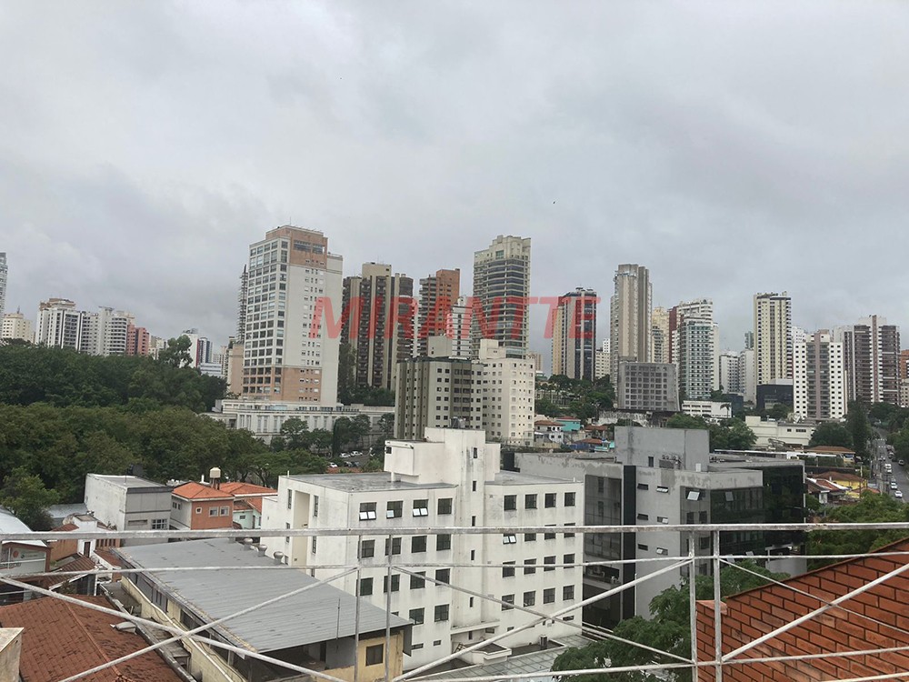 Sobrado de 263m² com 6 quartos em Santana
