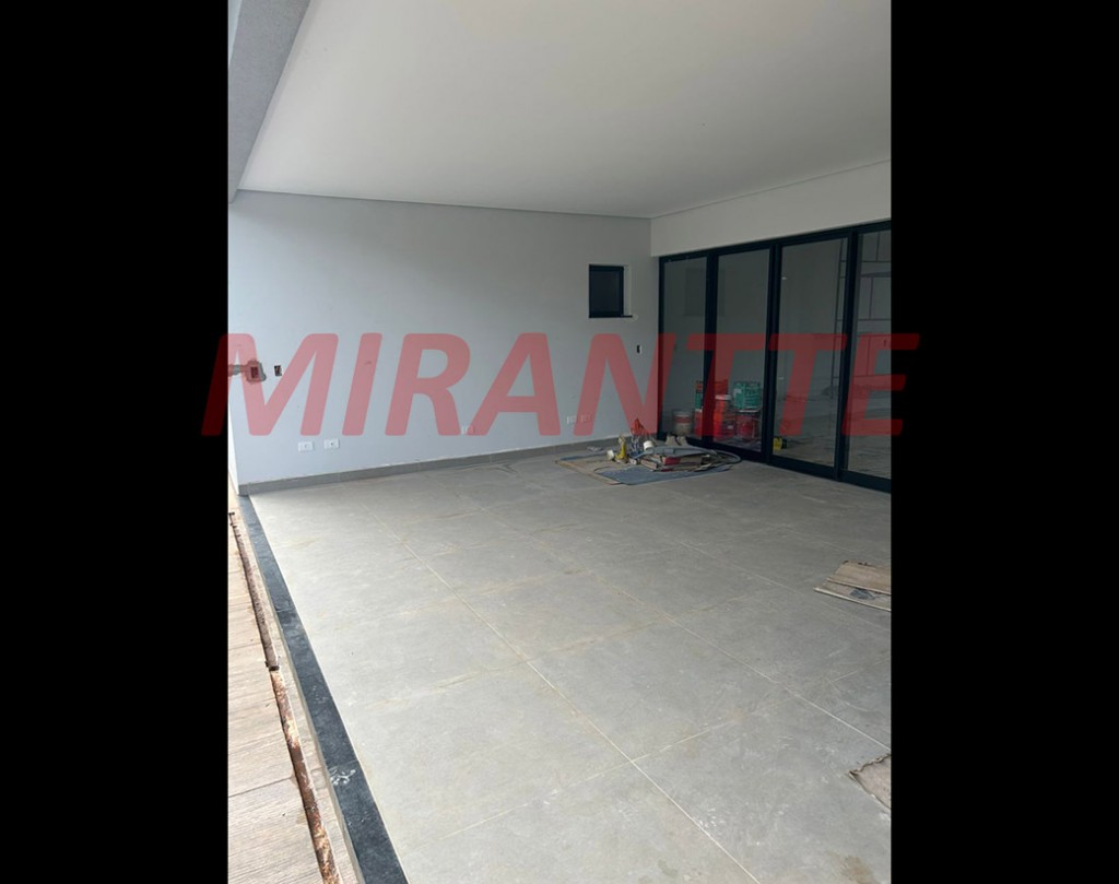 Cond. fechado de 255m² com 3 quartos em Biriça