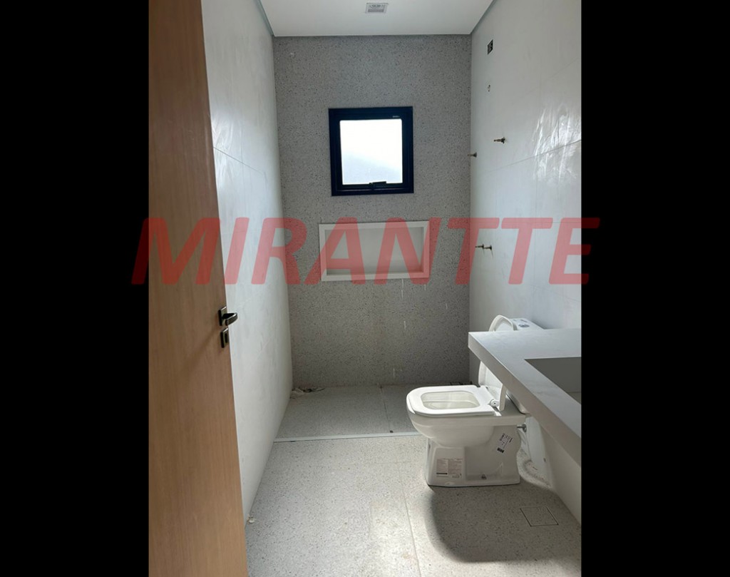 Cond. fechado de 255m² com 3 quartos em Biriça