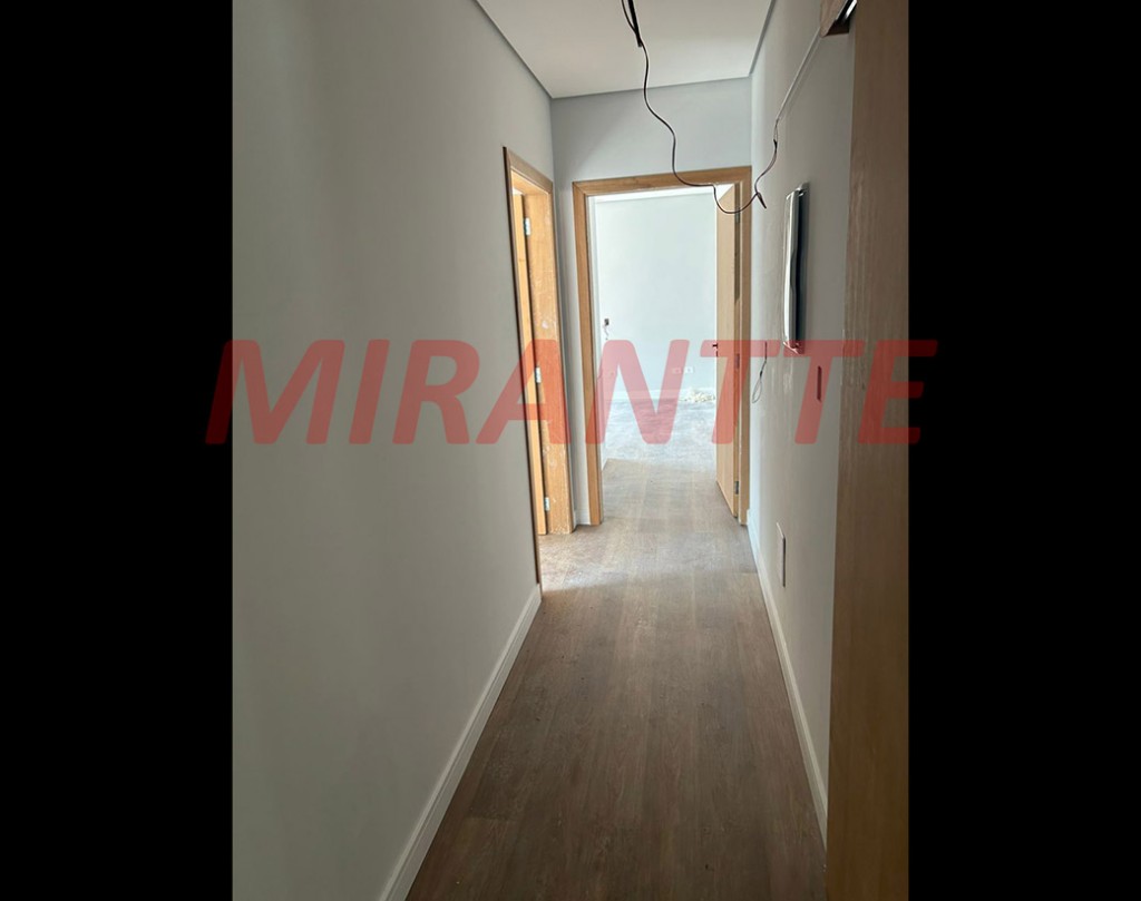 Cond. fechado de 255m² com 3 quartos em Biriça