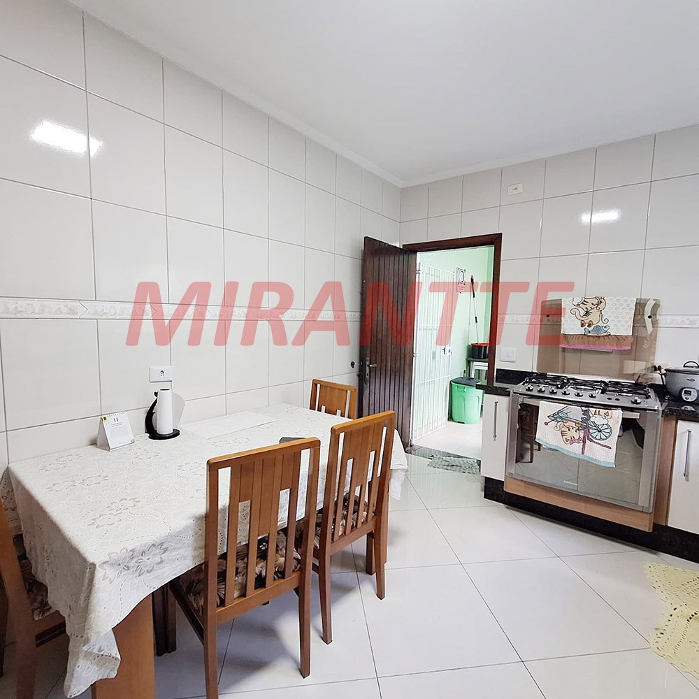 Sobrado de 138m² com 4 quartos em Vila Ede