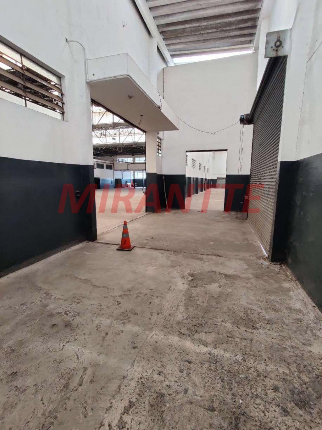 Galpao de 2657m² em Industrial Remédios
