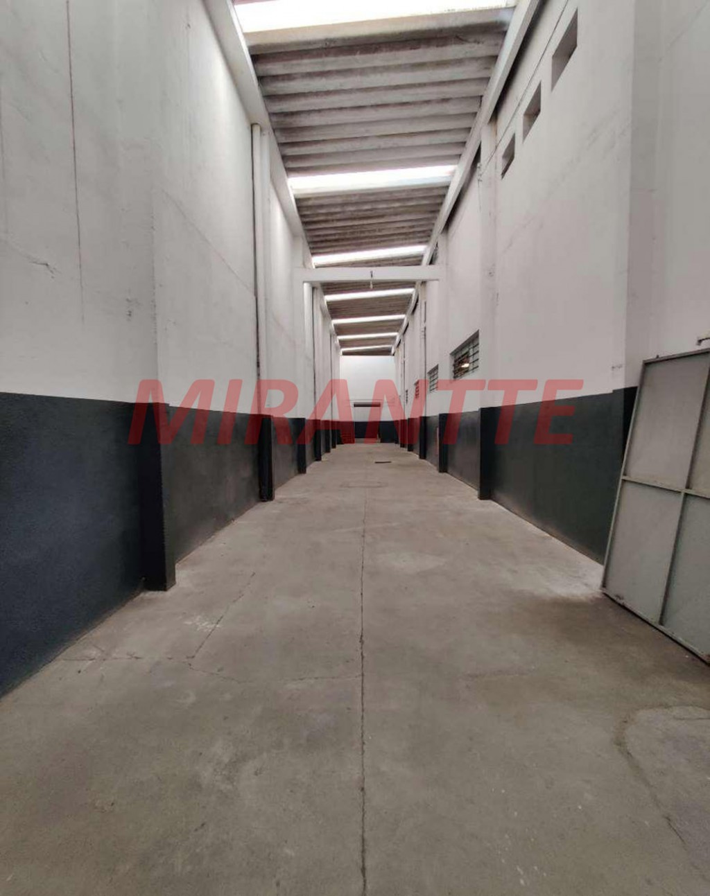 Galpao de 2657m² em Industrial Remédios