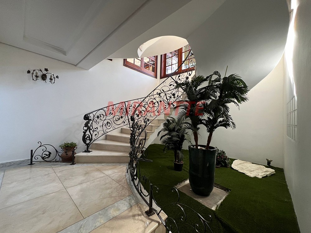 Cond. fechado de 1558m² com 4 quartos em ALPHAVILLE