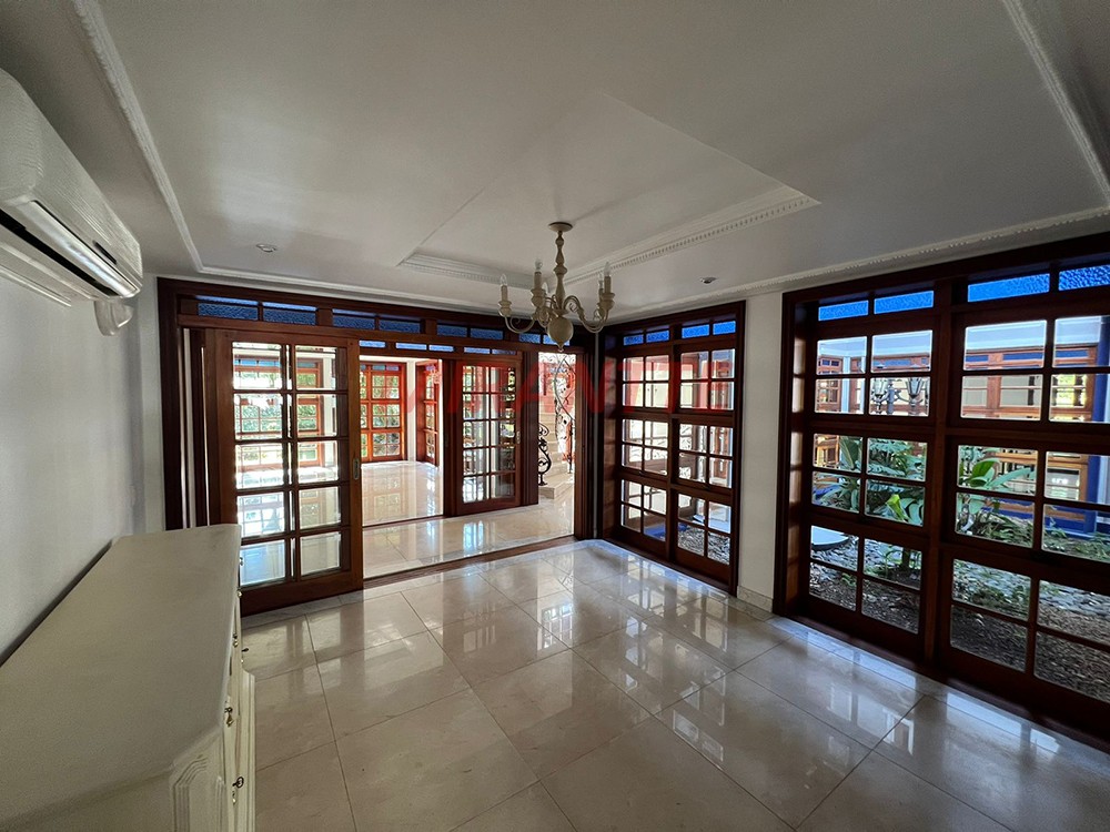 Cond. fechado de 1558m² com 4 quartos em ALPHAVILLE