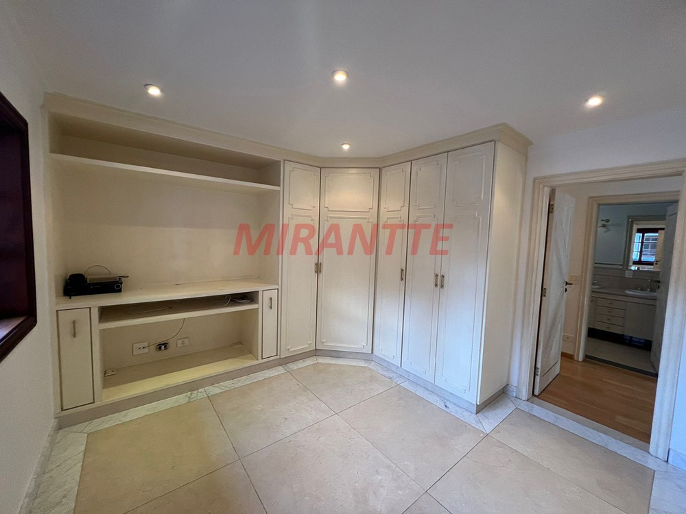 Cond. fechado de 1558m² com 4 quartos em ALPHAVILLE