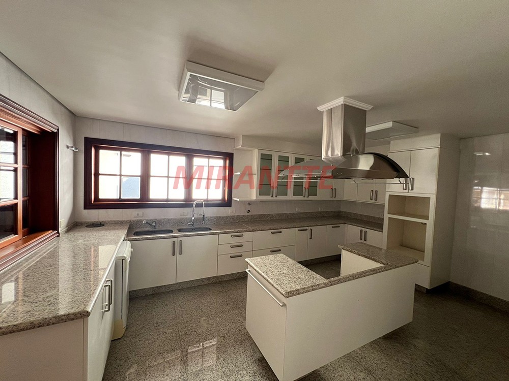 Cond. fechado de 1558m² com 4 quartos em ALPHAVILLE