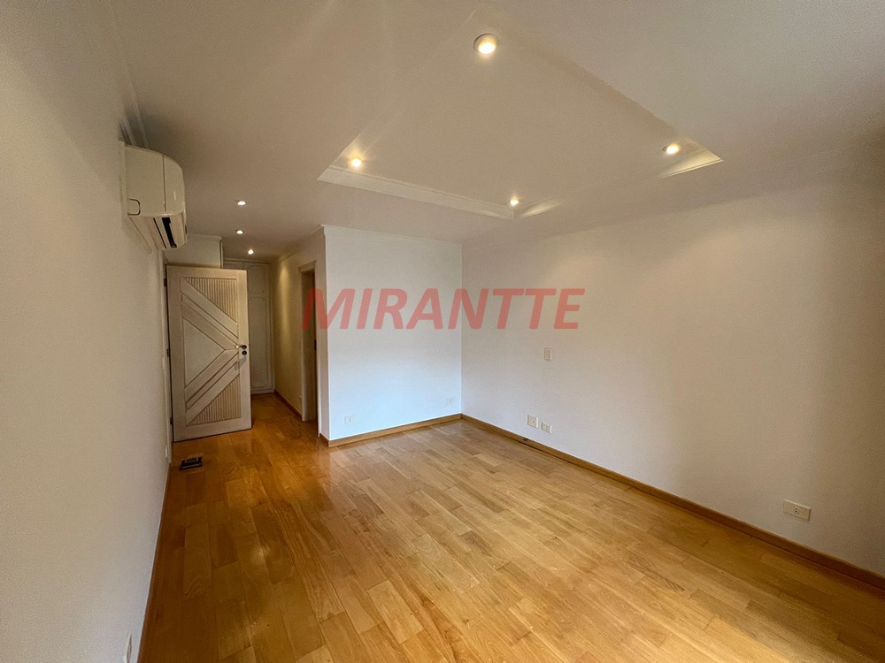 Cond. fechado de 1558m² com 4 quartos em ALPHAVILLE