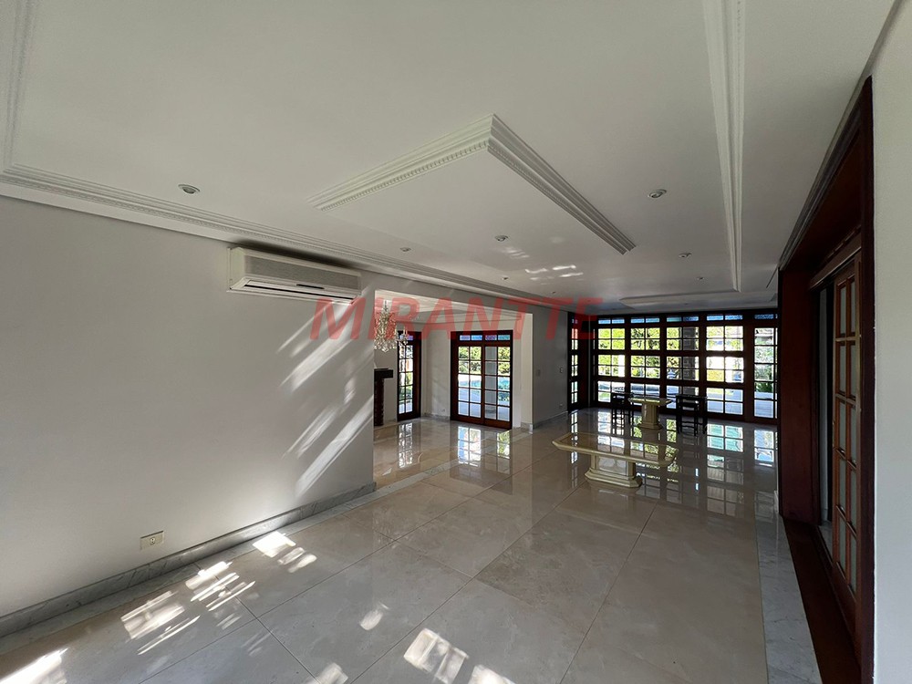Cond. fechado de 1558m² com 4 quartos em ALPHAVILLE