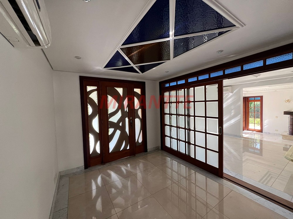 Cond. fechado de 1558m² com 4 quartos em ALPHAVILLE