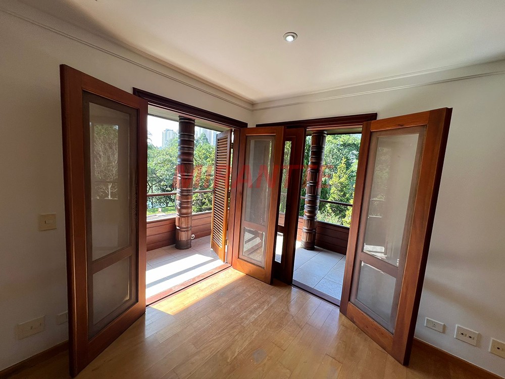 Cond. fechado de 1558m² com 4 quartos em ALPHAVILLE