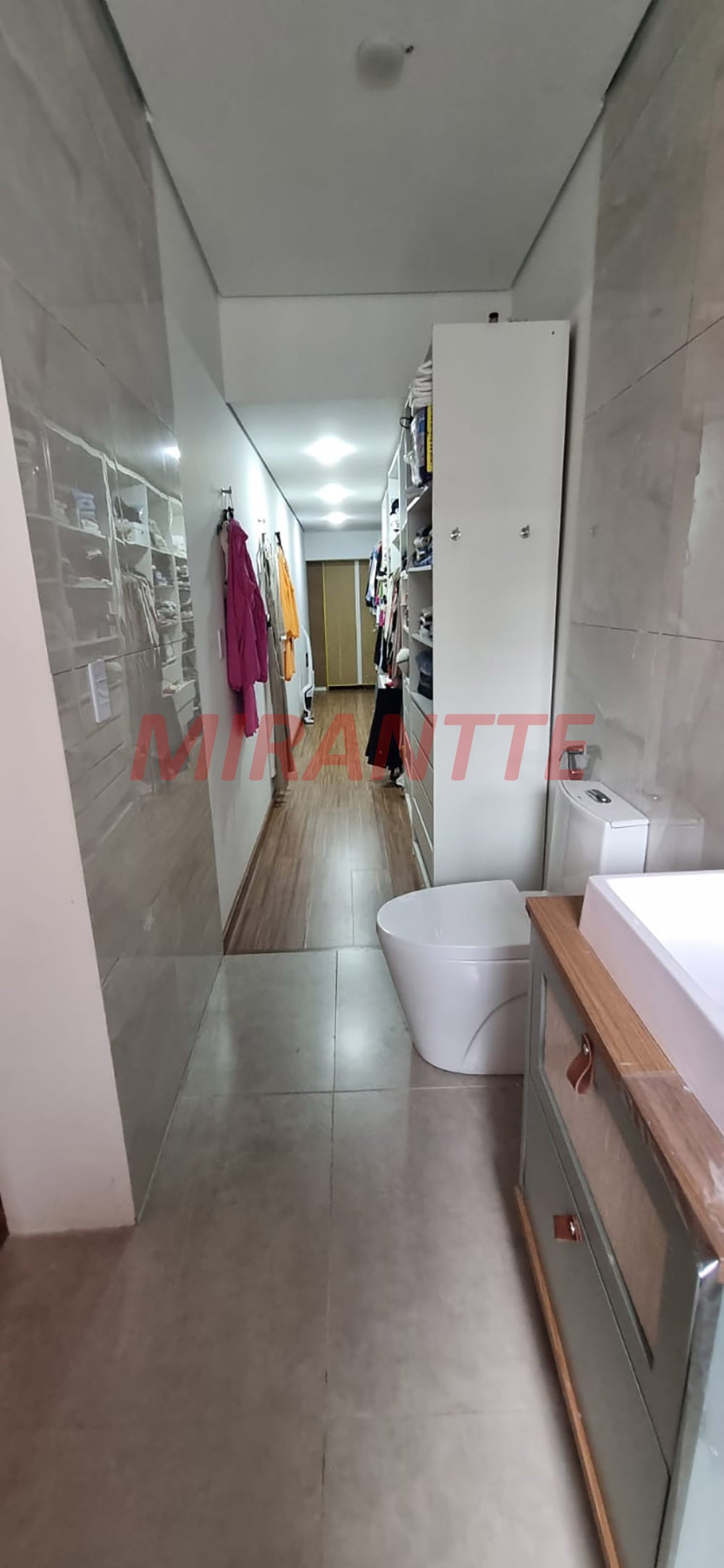 Sobrado de 230m² com 3 quartos em Santana
