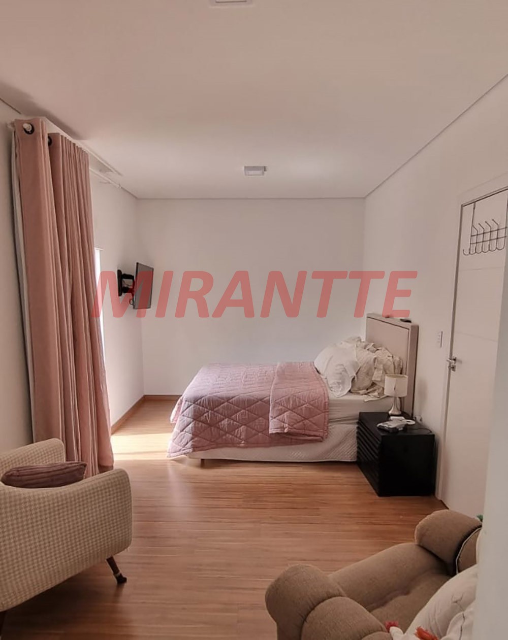 Sobrado de 230m² com 3 quartos em Santana
