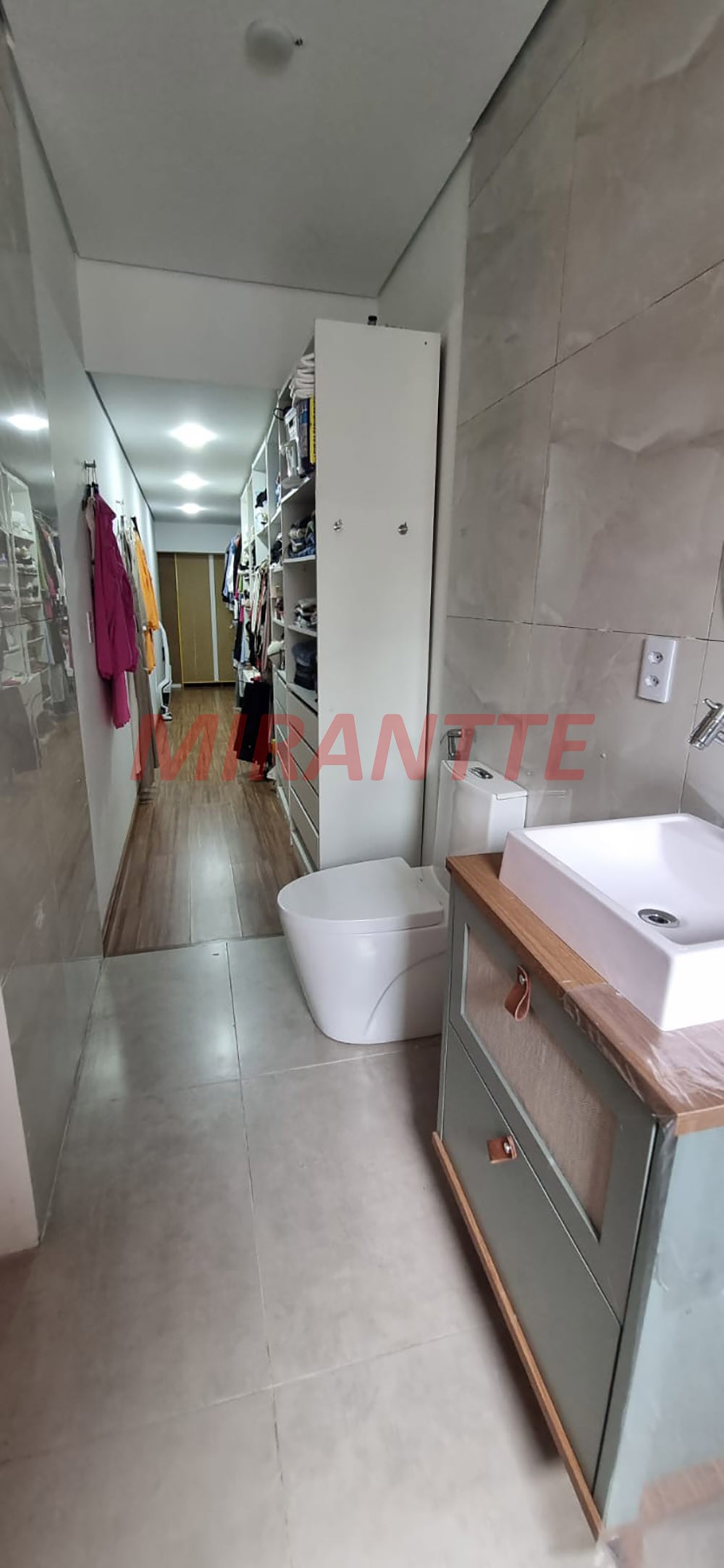 Sobrado de 230m² com 3 quartos em Santana