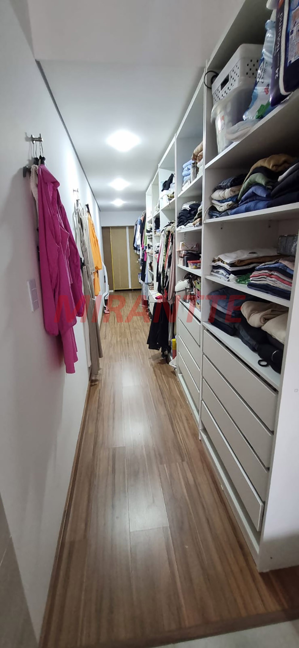Sobrado de 230m² com 3 quartos em Santana