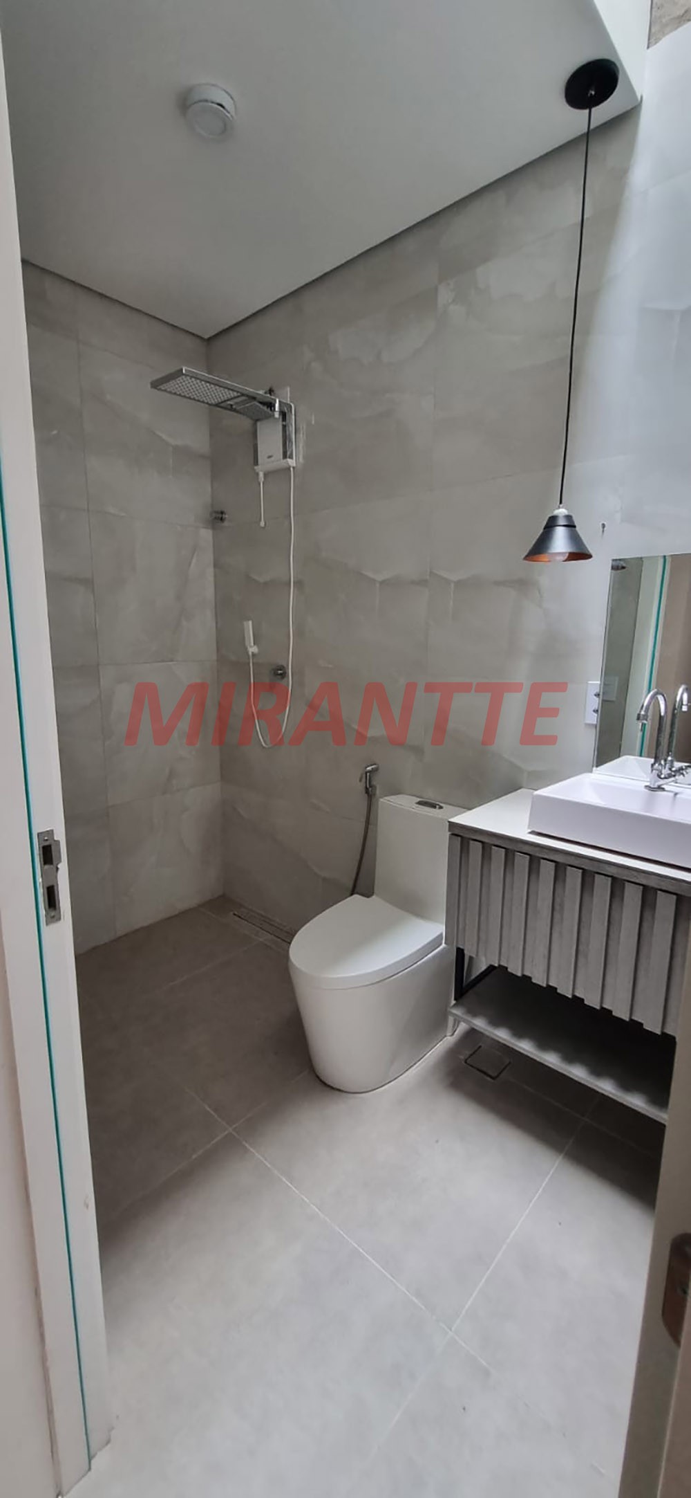 Sobrado de 230m² com 3 quartos em Santana