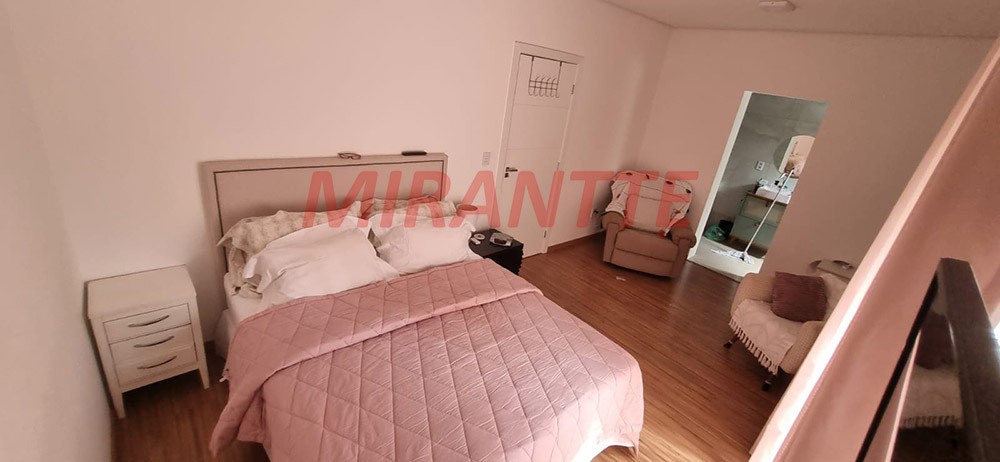 Sobrado de 230m² com 3 quartos em Santana