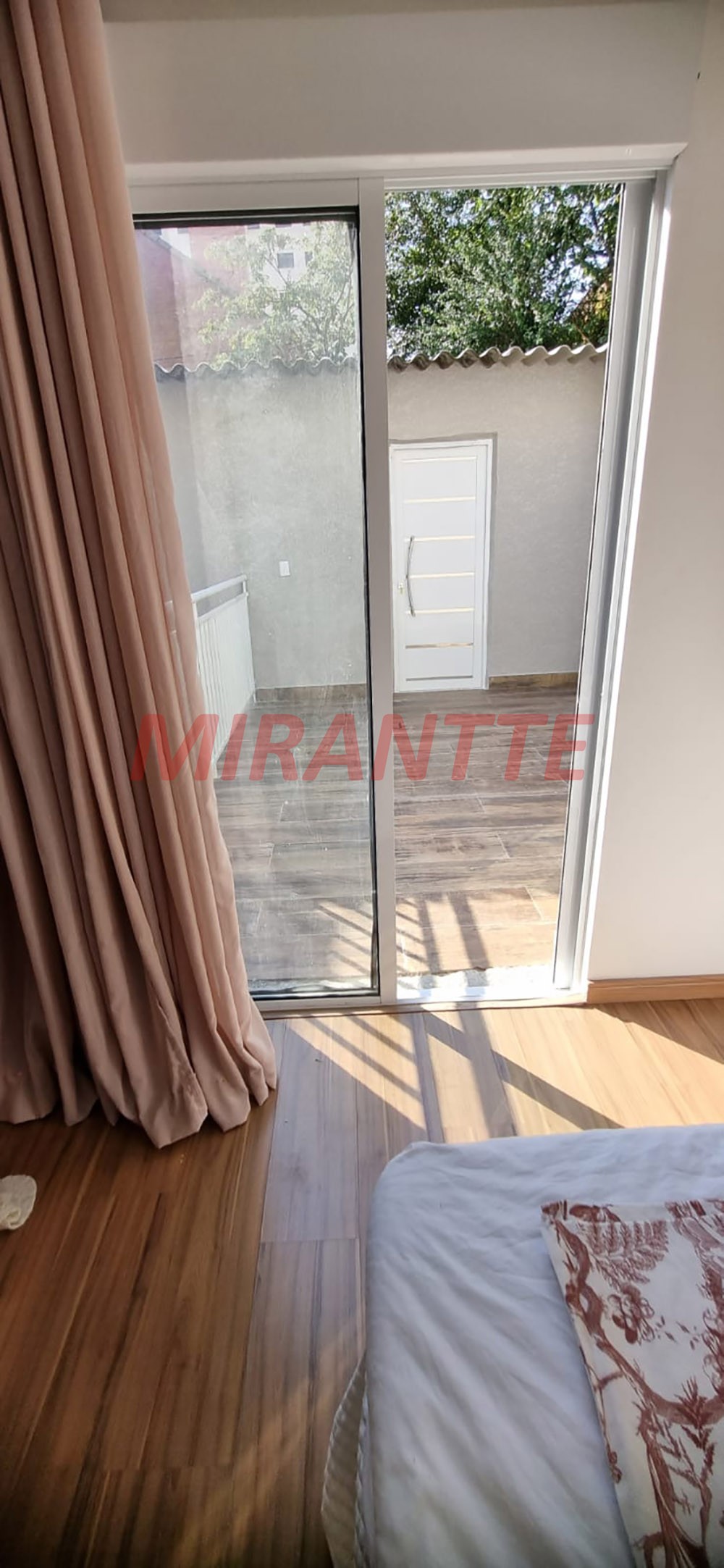 Sobrado de 230m² com 3 quartos em Santana