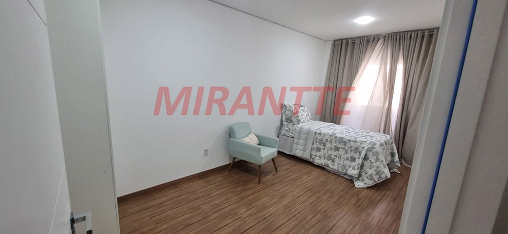 Sobrado de 230m² com 3 quartos em Santana