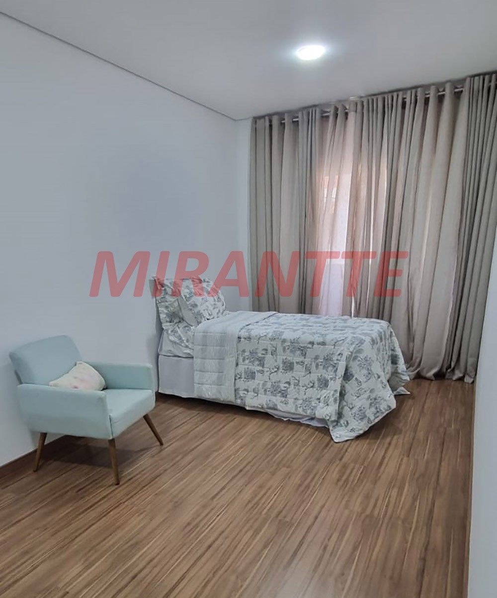 Sobrado de 230m² com 3 quartos em Santana