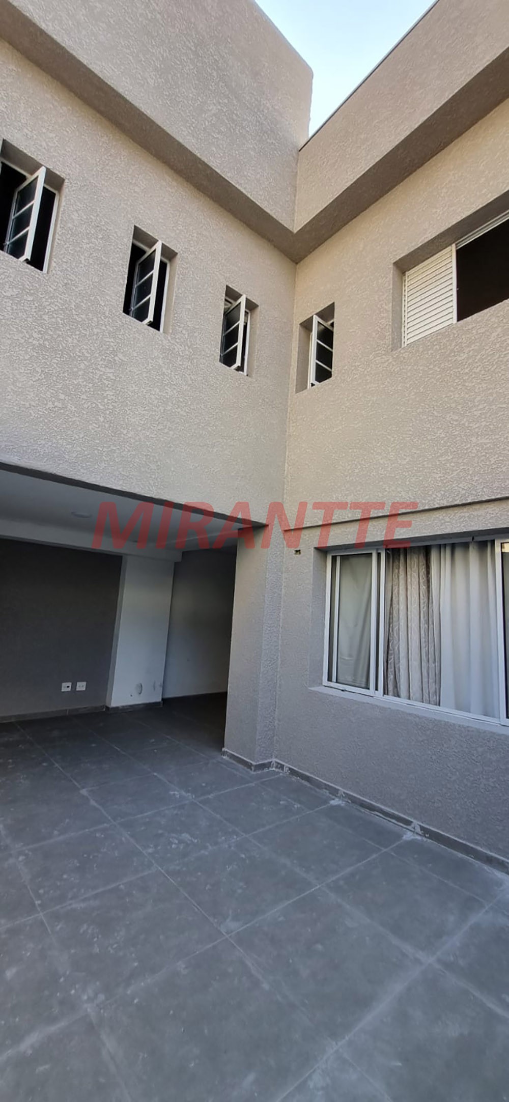 Sobrado de 230m² com 3 quartos em Santana