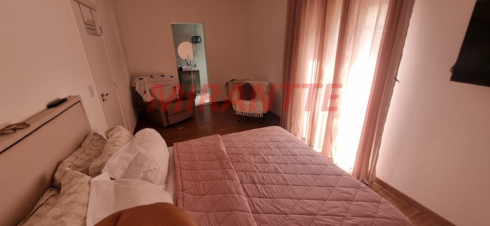 Sobrado de 230m² com 3 quartos em Santana