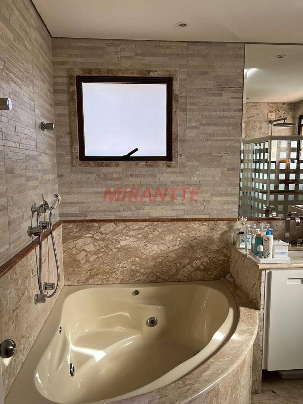 Apartamento de 210m² com 3 quartos em Santana