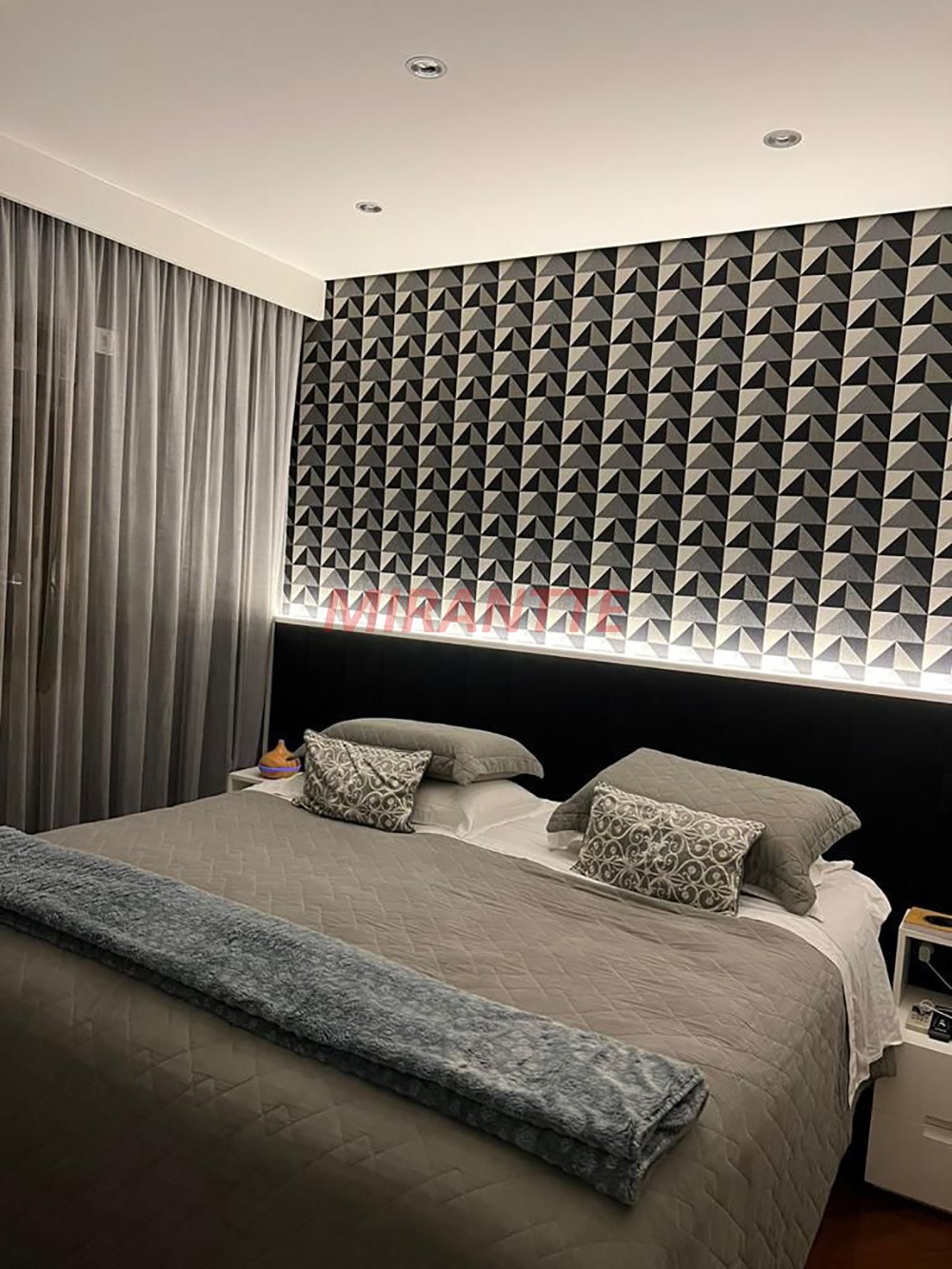 Apartamento de 210m² com 3 quartos em Santana