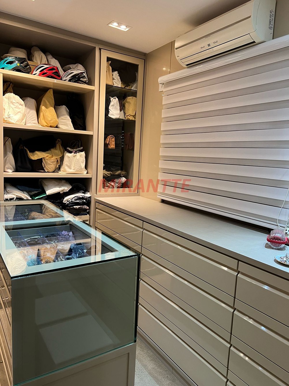 Apartamento de 210m² com 3 quartos em Santana
