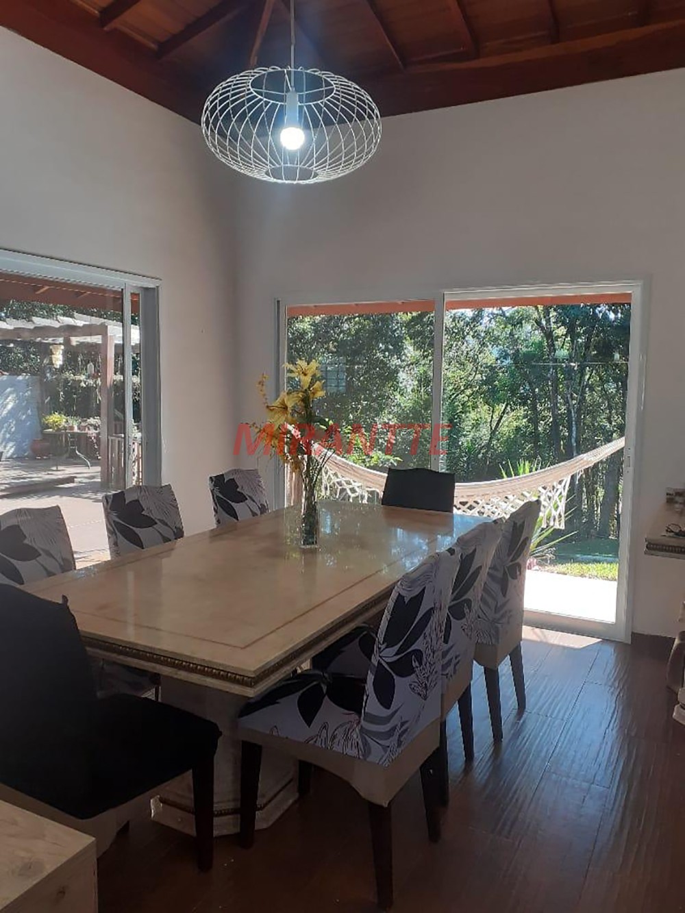 Sobrado de 304m² com 2 quartos em Roseira