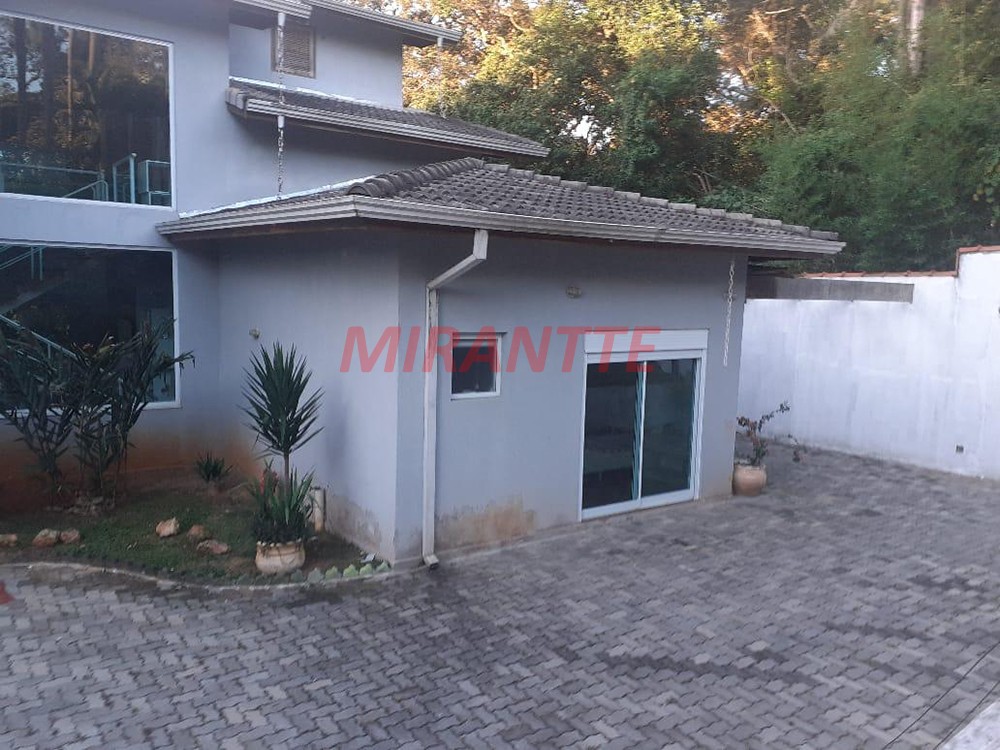 Sobrado de 304m² com 2 quartos em Roseira