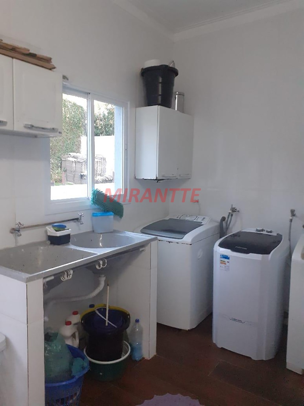 Sobrado de 304m² com 2 quartos em Roseira