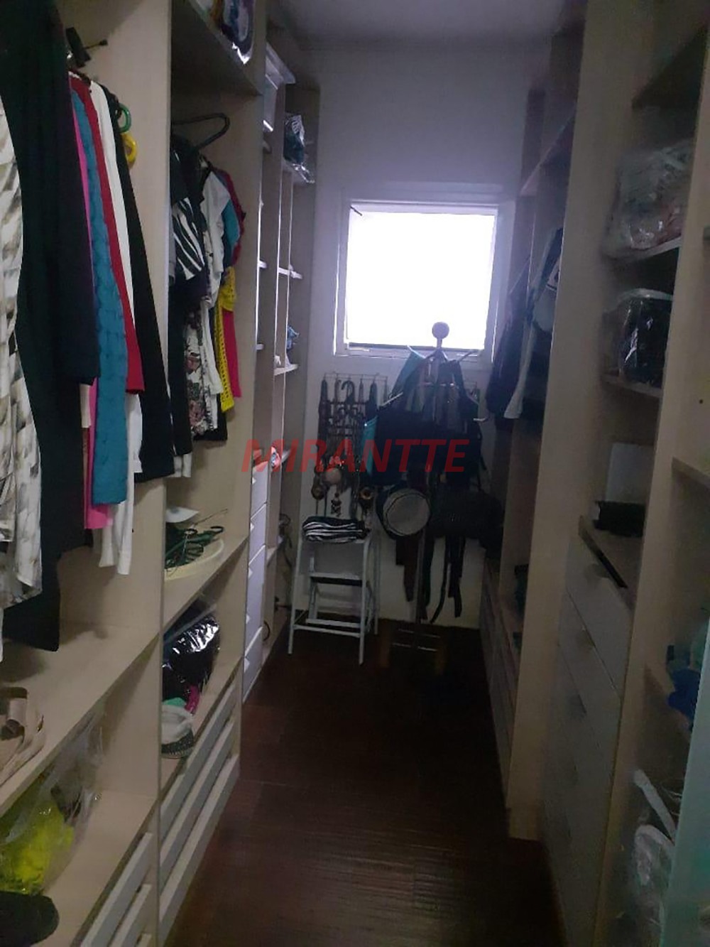 Sobrado de 304m² com 2 quartos em Roseira