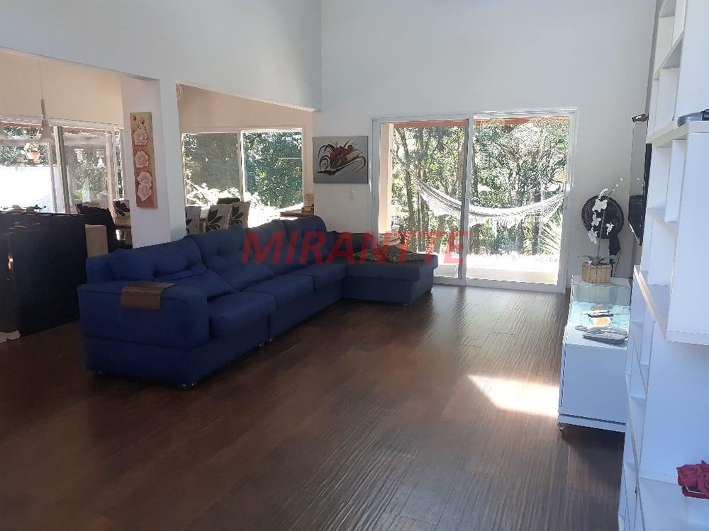 Sobrado de 304m² com 2 quartos em Roseira