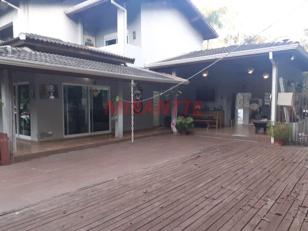 Sobrado de 304m² com 2 quartos em Roseira