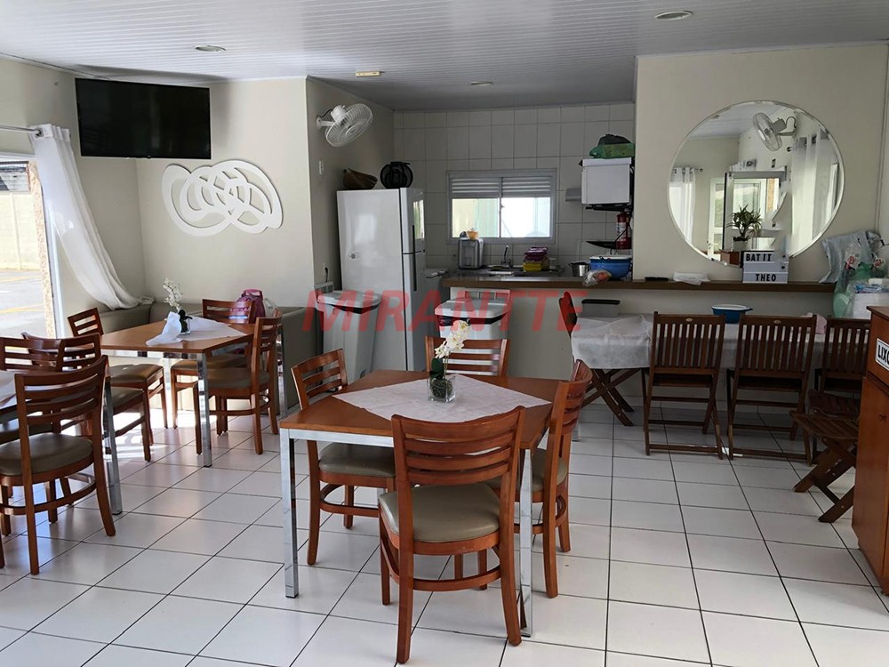 Apartamento de 45m² com 2 quartos em Jaçana