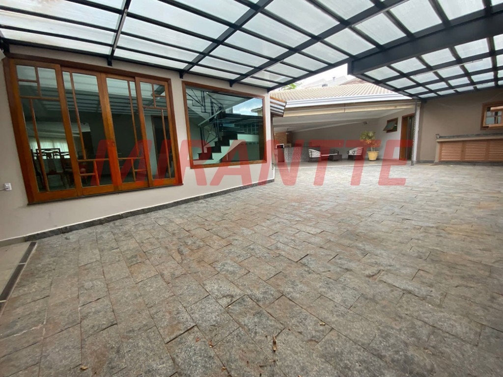 Cond. fechado de 827m² com 3 quartos em Portal do Paraíso I