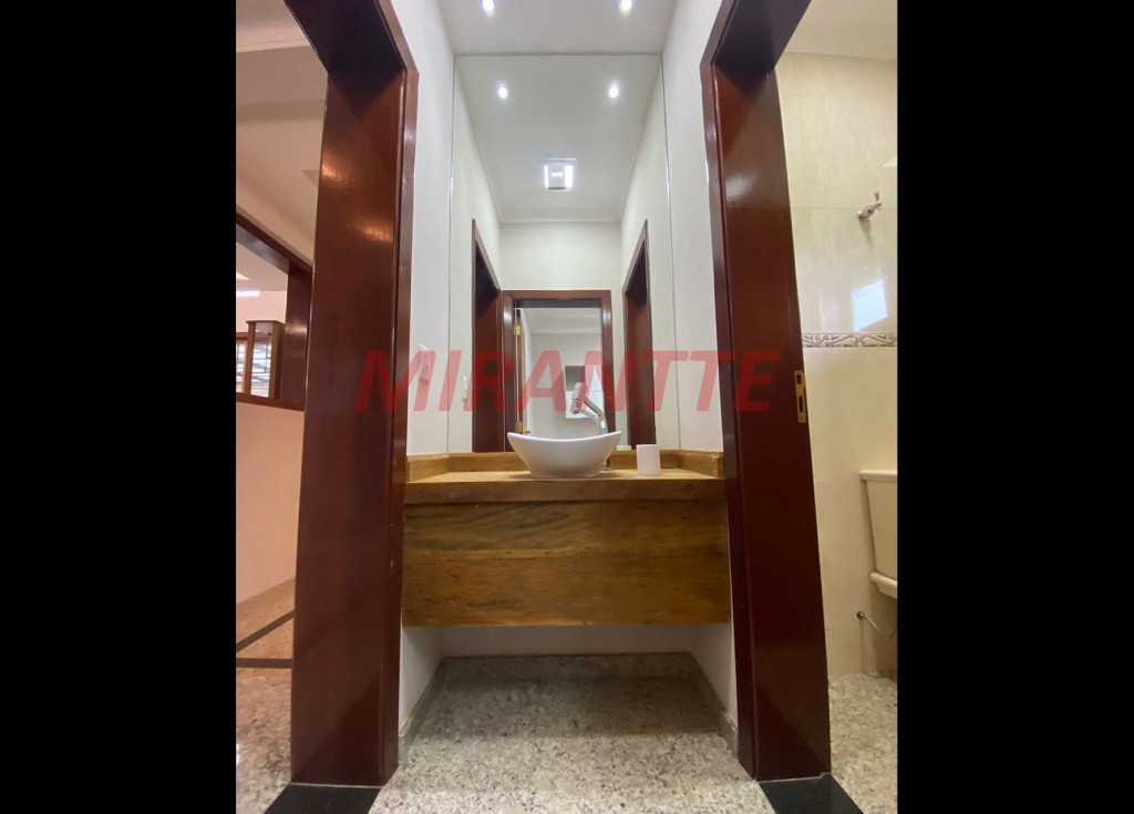 Cond. fechado de 827m² com 3 quartos em Portal do Paraíso I