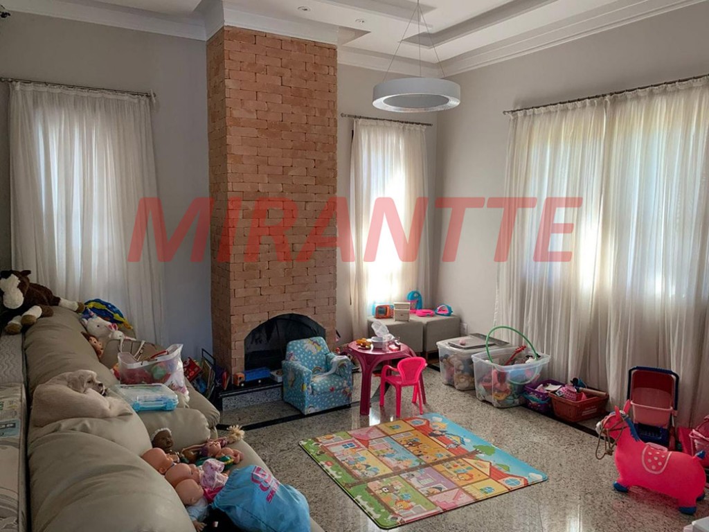 Cond. fechado de 827m² com 3 quartos em Portal do Paraíso I