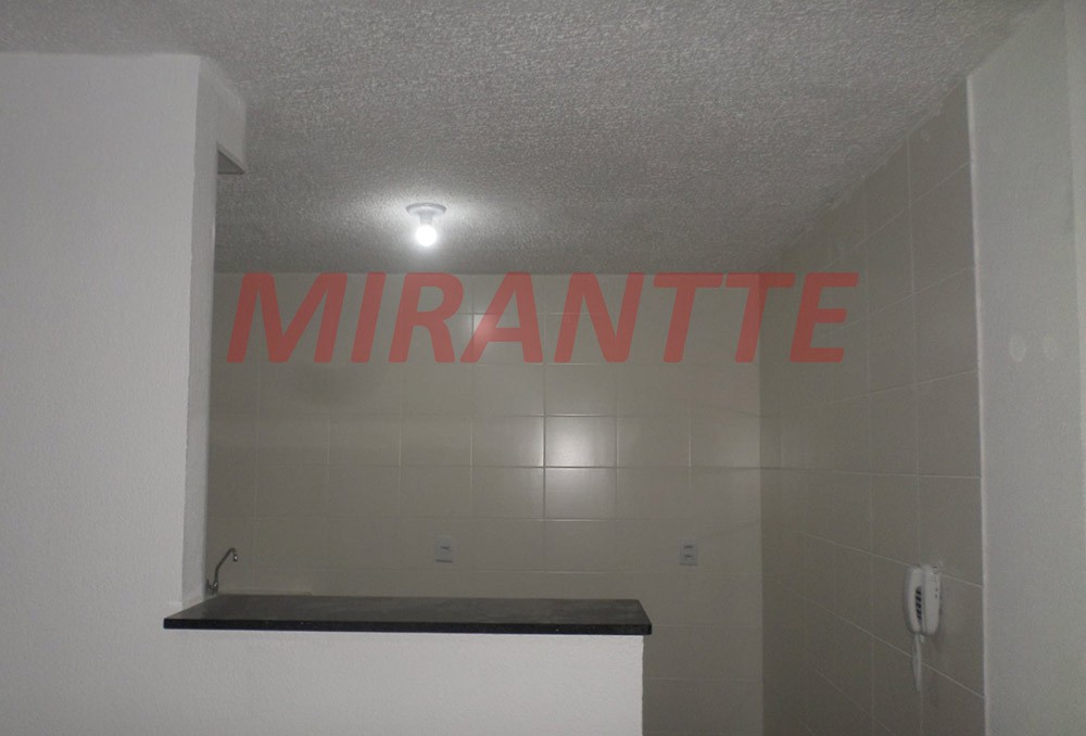 Apartamento de 43m² com 2 quartos em Água Chata