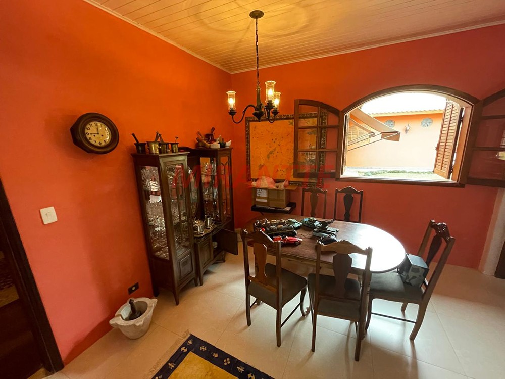 Cond. fechado de 654m² com 3 quartos em Serra da Cantareira