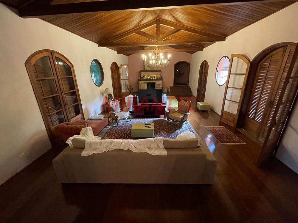 Cond. fechado de 654m² com 3 quartos em Serra da Cantareira