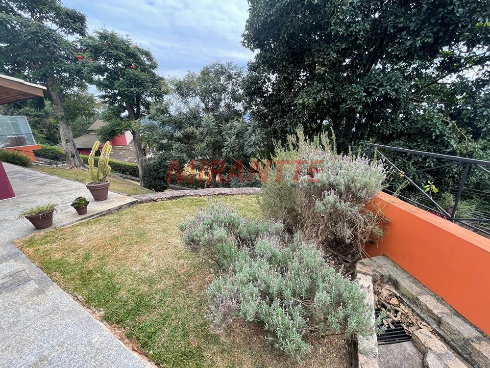 Cond. fechado de 654m² com 3 quartos em Serra da Cantareira