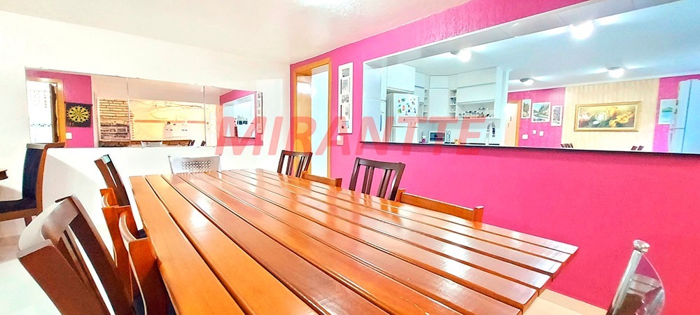 Sobrado de 195m² com 3 quartos em Vila Guilherme