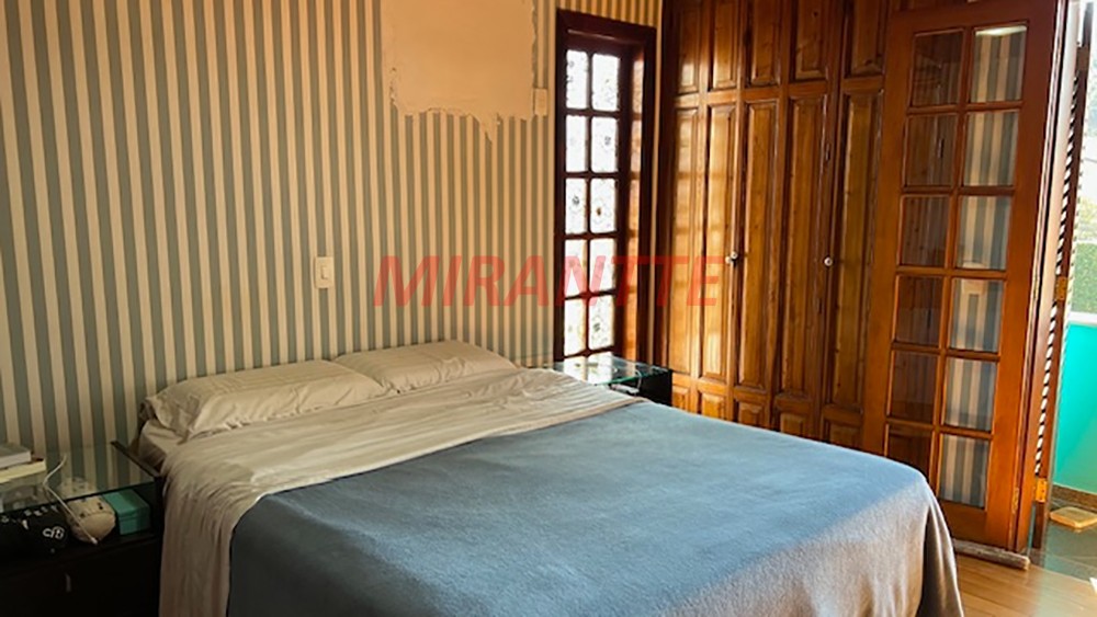 Sobrado de 570m² com 4 quartos em Jardim Virginia Bianca