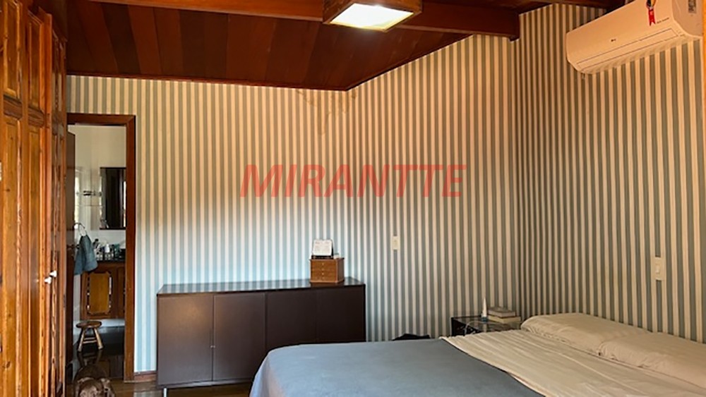 Sobrado de 570m² com 4 quartos em Jardim Virginia Bianca